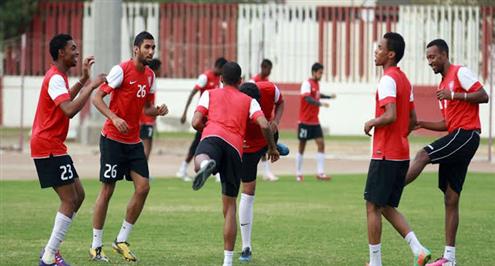 بالصور.. الوحدة يصطدم بالخليج في قمة مباريات دوري ركاء